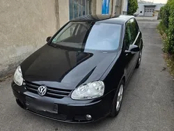 Schwarz Gebraucht 2005 VW Golf V Kleinwagen | 3.500 € (Etwas zu teuer)