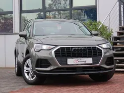 Grau Gebraucht 2020 Audi Q3 Basis SUV | 21.900 € (Fairer Preis)