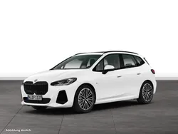 Weiß Gebraucht 2024 BMW 223 Active Tourer Van / Kleinbus | 45.158 €