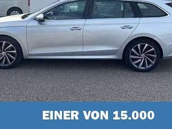 Silber metallic Gebraucht 2023 Skoda Octavia Style Kombi | 30.060 € (Etwas zu teuer)