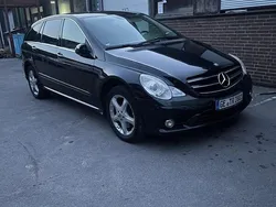 Schwarz Gebraucht 2008 Mercedes R500 AMG Van / Kleinbus | 6.500 €