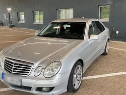 Silber Gebraucht 2009 Mercedes E200 Limousine | 4.450 € (Fairer Preis)