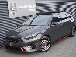 Pentametal metallic Gebraucht 2023 Kia ProCeed GT Kleinwagen | 31.990 € (Etwas zu teuer)