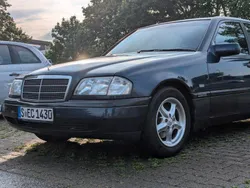Blau Gebraucht 1996 Mercedes C180 Limousine | 2.500 € (Fairer Preis)