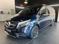Blau Gebraucht 2021 Mercedes V300 AMG line Van / Kleinbus | 55.590 € (Fairer Preis)