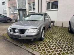 Grau Gebraucht 2004 VW Passat S Limousine | 4.000 € (Fairer Preis)