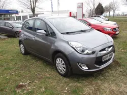 Grau Gebraucht 2012 Hyundai ix20 Edition Van / Kleinbus | 8.490 € (Fairer Preis)
