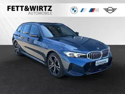 Arctic race blue metallic Gebraucht 2024 BMW 330 M Sport Kombi | 40.700 € (Superpreis)