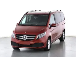 Rot Gebraucht 2024 Mercedes V220 Edition Van / Kleinbus | 56.910 € (Fairer Preis)