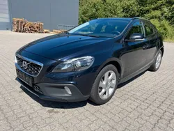 Blau Gebraucht 2016 Volvo V40 CC Momentum Kombi | 9.400 € (Fairer Preis)