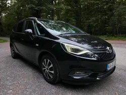 Schwarz Gebraucht 2017 Opel Zafira Van / Kleinbus | 5.700 € (Fairer Preis)