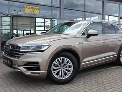 Gold Gebraucht 2018 VW Touareg Atmosphere SUV | 35.953 € (Fairer Preis)