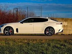 Weiß Gebraucht 2020 Kia Stinger Limousine | 39.700 € (Etwas zu teuer)