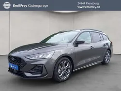 Grau Gebraucht 2024 Ford Focus ST-Line Limousine | 23.680 € (Guter Preis)