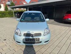 Blau Gebraucht 2005 Toyota Yaris Limousine | 2.500 € (Teuer)