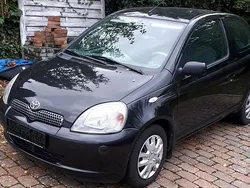 Schwarz Gebraucht 2002 Toyota Yaris Kleinwagen | 2.000 € (Fairer Preis)