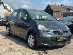 Grau Gebraucht 2009 Toyota Aygo Cool Kleinwagen | 3.490 € (Fairer Preis)