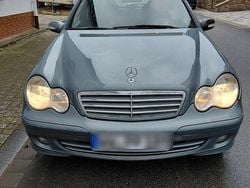 Blau Gebraucht 2007 Mercedes 220 Kombi | 1.900 € (Superpreis)