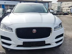 Weiß Gebraucht 2016 Jaguar F-Pace Prestige SUV | 19.900 € (Fairer Preis)