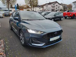 Chromablau metallic Gebraucht 2024 Ford Focus ST-Line X Kombi | 27.990 € (Fairer Preis)