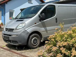 Silber Gebraucht 2005 Opel Vivaro Van | 1.199 €