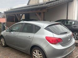 Grau Gebraucht 2013 Opel Astra Edition Limousine | 4.300 € (Guter Preis)