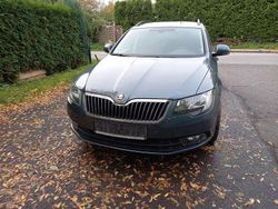 Grau Gebraucht 2013 Skoda Superb Ambition Kombi | 7.000 € (Guter Preis)