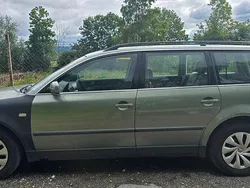 Grün Gebraucht 2003 VW Passat Basis Kombi | 1.250 € (Guter Preis)