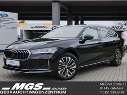 Ebony schwarz metallic Gebraucht 2024 Skoda Superb Selection Kombi | 37.950 € (Guter Preis)