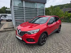 Feuerrot Gebraucht 2021 Renault Kadjar Black Edition SUV | 20.695 € (Etwas zu teuer)