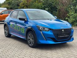 Blau Gebraucht 2023 Peugeot e-208 Allure Kleinwagen | 20.500 € (Fairer Preis)