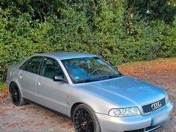 Silber Gebraucht 1998 Audi A4 Limousine | 2.500 € (Teuer)