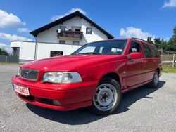 Rot Gebraucht 1999 Volvo V70 Kombi | 4.998 €