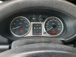 Silber Gebraucht 2001 Renault Clio II Kleinwagen | 2.950 € (Etwas zu teuer)