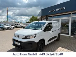 Weiß Gebraucht 2024 Peugeot Partner Van / Kleinbus | 20.940 € (Fairer Preis)
