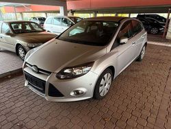 Grau Gebraucht 2013 Ford Focus Champions Edition Limousine | 2.490 € (Superpreis)