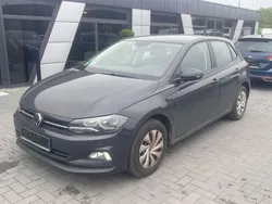 Grau Gebraucht 2021 VW Polo Comfortline Limousine | 9.990 €