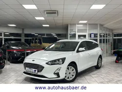 Weiß Gebraucht 2020 Ford Focus Limousine | 13.390 € (Fairer Preis)