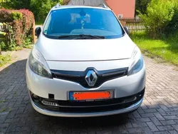 Weiß Gebraucht 2013 Renault Grand Scénic III Bose Edition Van / Kleinbus | 6.850 € (Fairer Preis)