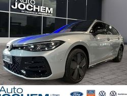 Silber Gebraucht 2025 VW Passat R-line Kombi | 69.990 €