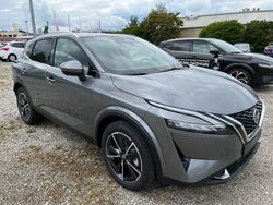 Grau Gebraucht 2022 Nissan Qashqai Tekna SUV | 25.790 € (Fairer Preis)