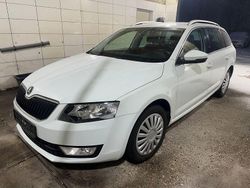 Weiß Gebraucht 2015 Skoda Octavia Ambition Kombi | 6.790 € (Etwas zu teuer)