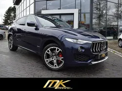 Blu emozione (metallic) Gebraucht 2017 Maserati Levante GranLusso SUV | 44.989 € (Teuer)