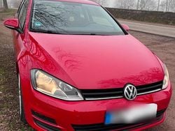 Rot Gebraucht 2016 VW Golf VII Kleinwagen | 10.500 € (Fairer Preis)