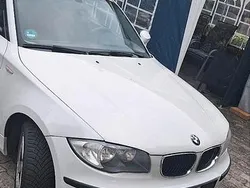 Weiß Gebraucht 2010 BMW 120 Coupé Coupé | 2.222 €
