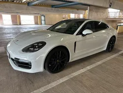 Weiß Gebraucht 2020 Porsche Panamera 4 Chrono Limousine | 77.000 € (Fairer Preis)