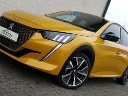 Gelb Gebraucht 2021 Peugeot e-208 GT Kleinwagen | 19.990 € (Etwas zu teuer)