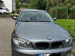 Grau Gebraucht 2009 BMW 118 Kleinwagen | 1.900 € (Superpreis)