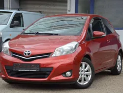 Red mica metallic Gebraucht 2013 Toyota Yaris Life Kleinwagen | 6.790 € (Fairer Preis)