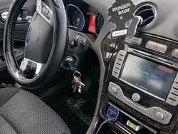 Grau Gebraucht 2009 Ford Mondeo Kombi | 3.000 €